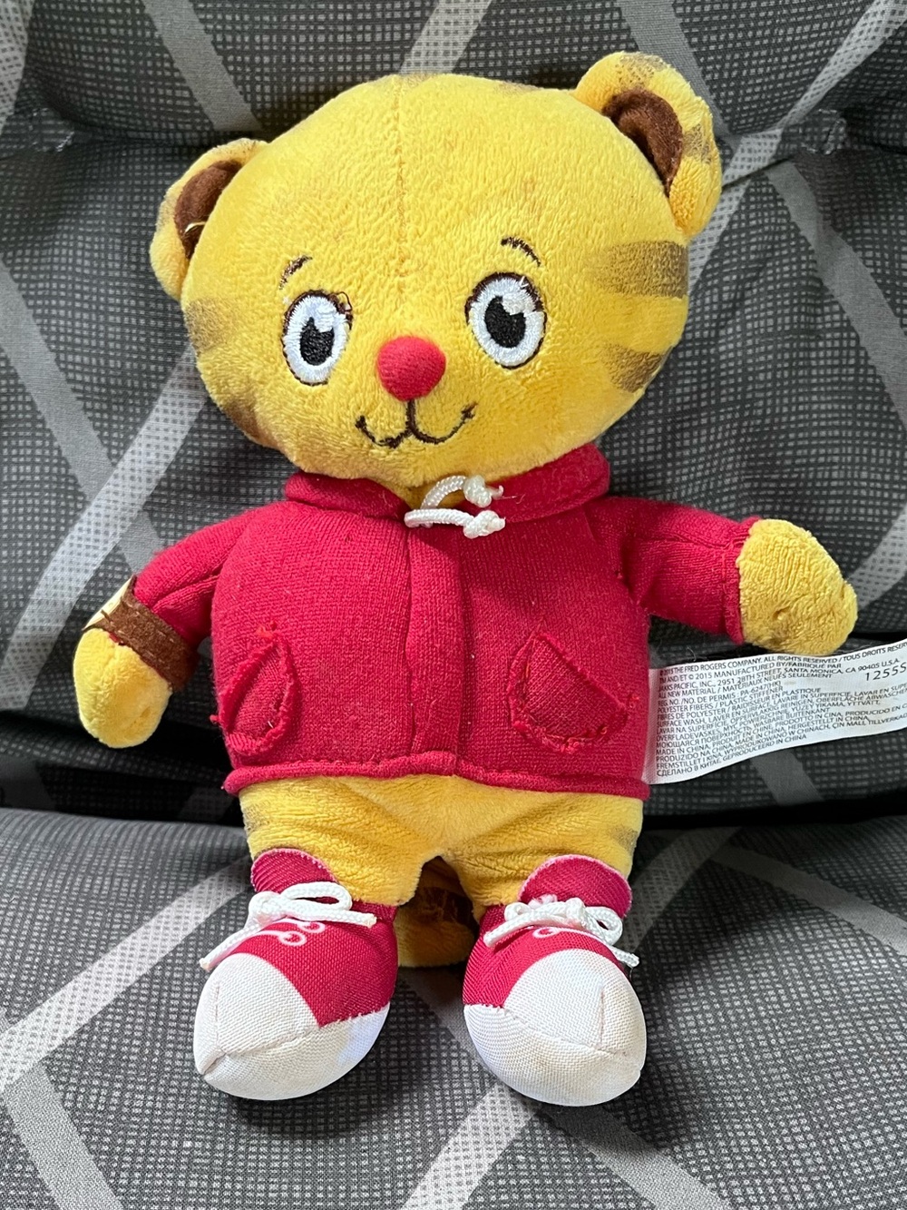 Daniel Tiger's Neighborhood Daniel Tiger 7-Inch Plush
